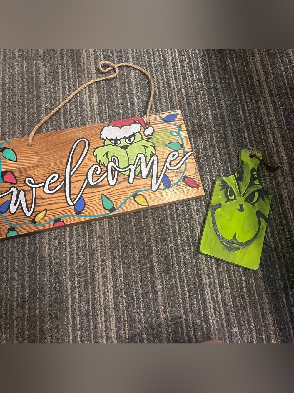 Grinch Holiday Welcome Sign - Handmade and Painted by MarDunCreations